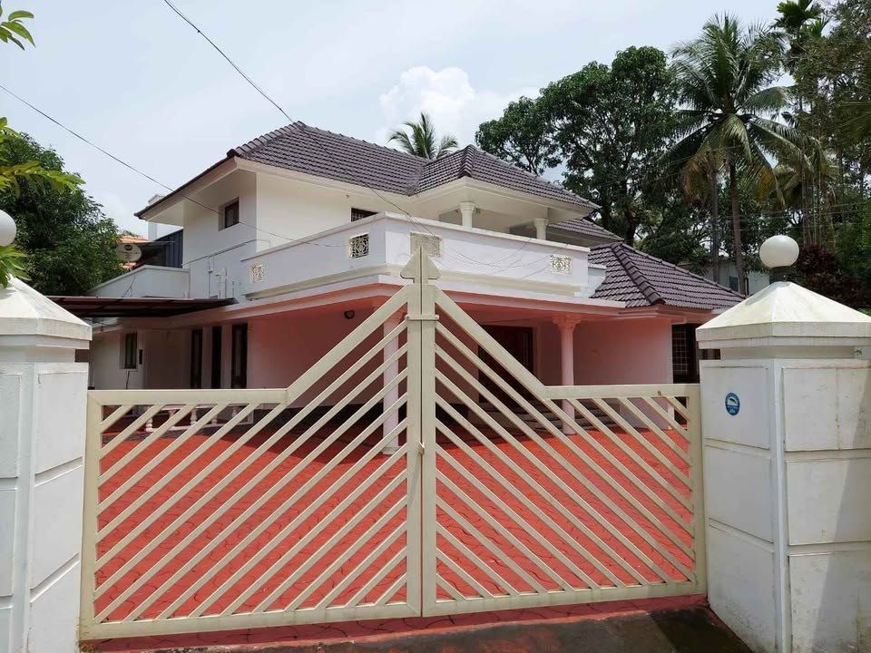 Front view of Aanandam villa from the gate